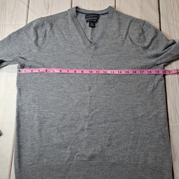 Banana Republic Extra Fine Merino Wool V Neck Sweatshirt Base Layer Size L - Picture 2 of 8